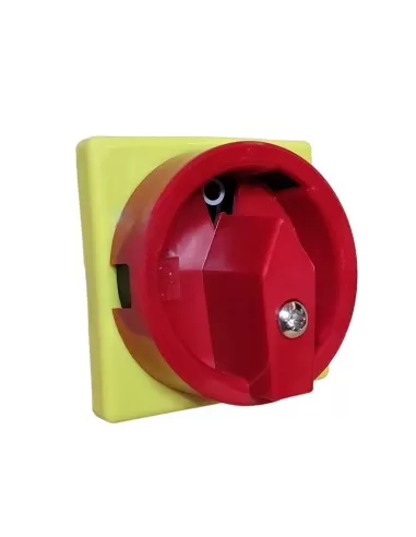 Mango rojo con insignia.